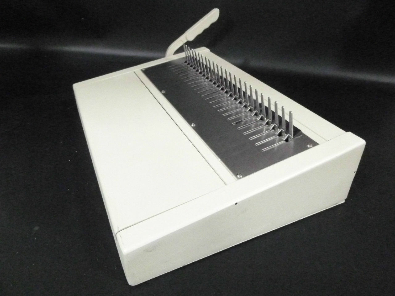 HBC24 Manual Comb Binder with 3/8 and 5/8 CombBinds Rings Binding System