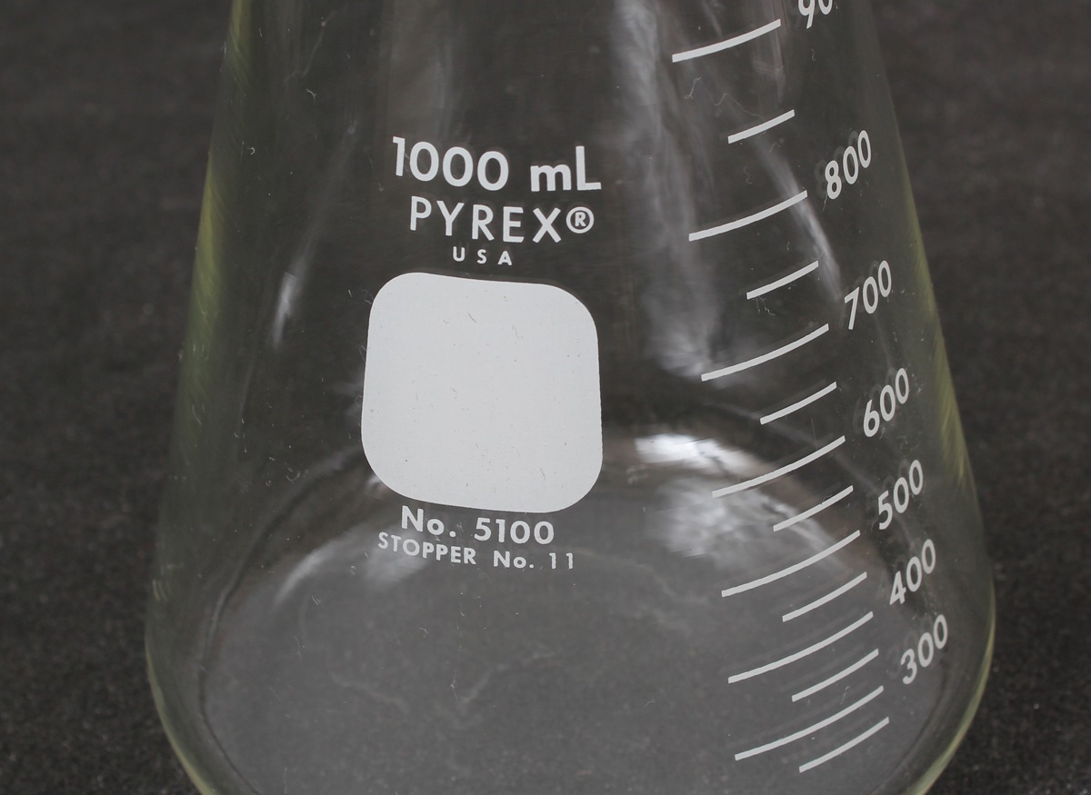 Corning Pyrex 1000mL Wide Mouth Erlenmeyer Flask w/ Heavy Duty Rim 5100