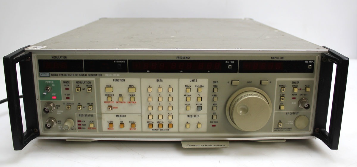 Fluke 6070A Synthesized RF Signal Generator 200kHz520MHz w/ Opt 130