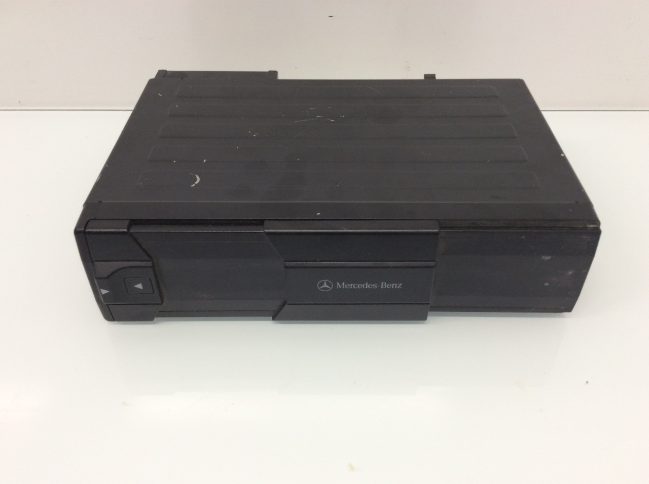Mercedes Benz CLK320 CL500 CL55 CL600 CLK430 CLK55 E320 E430 CD Changer 0028207989