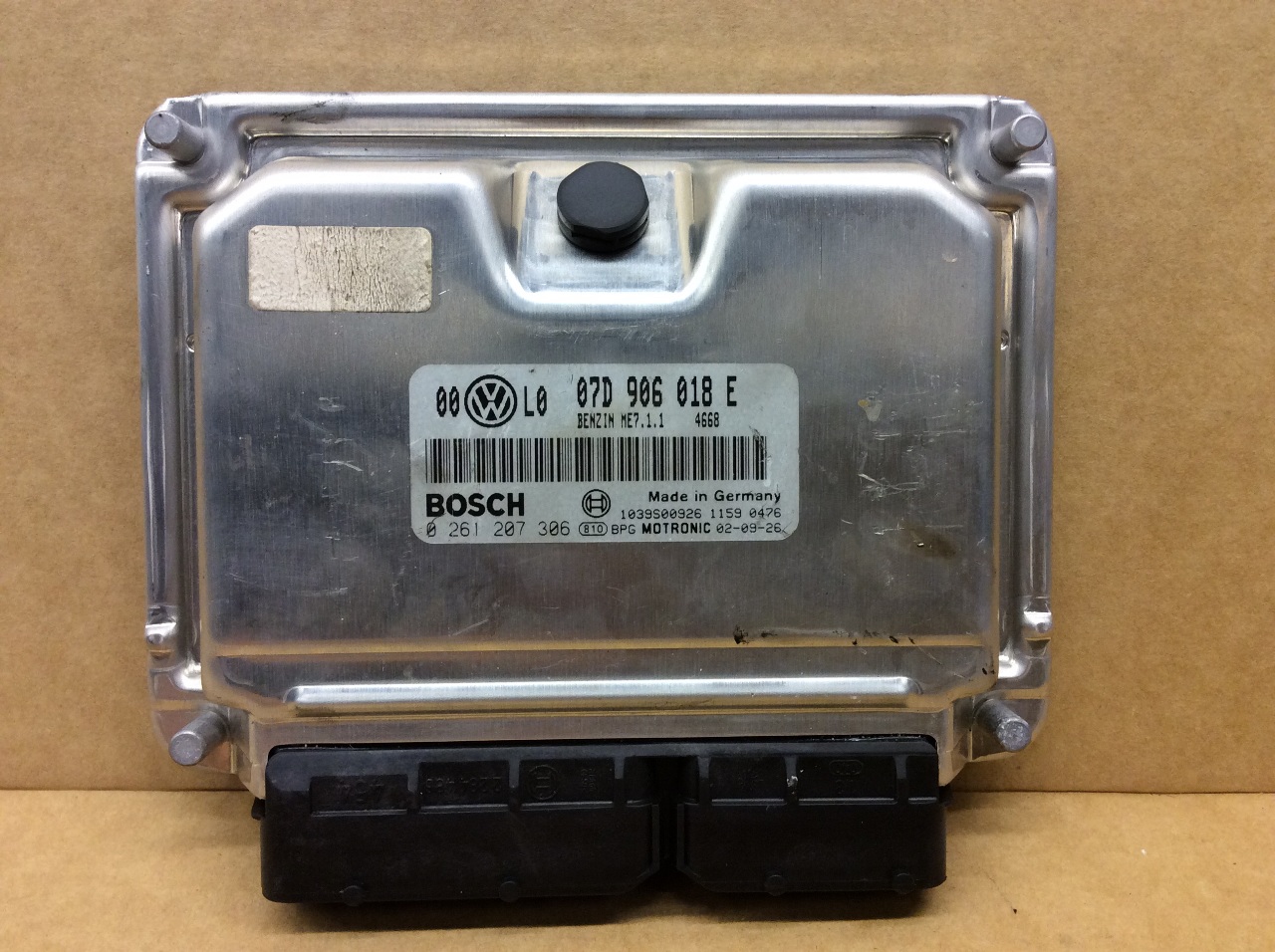 2002 2003 Volkswagen Passat 4.0 Engine Computer Module ECU ECM DME 07D906018E