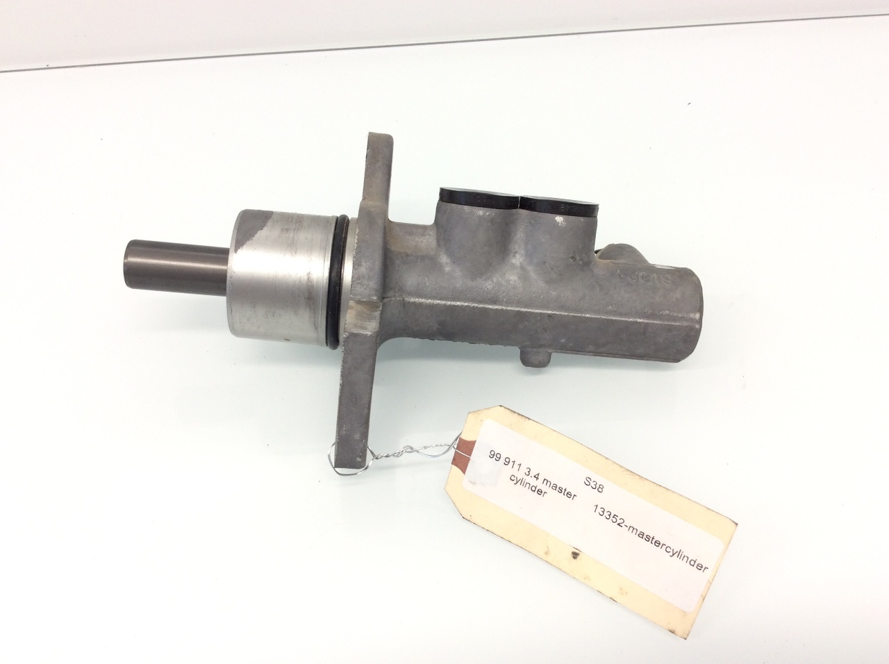 1999-2001 Porsche 911 996 brake master cylinder 3.4