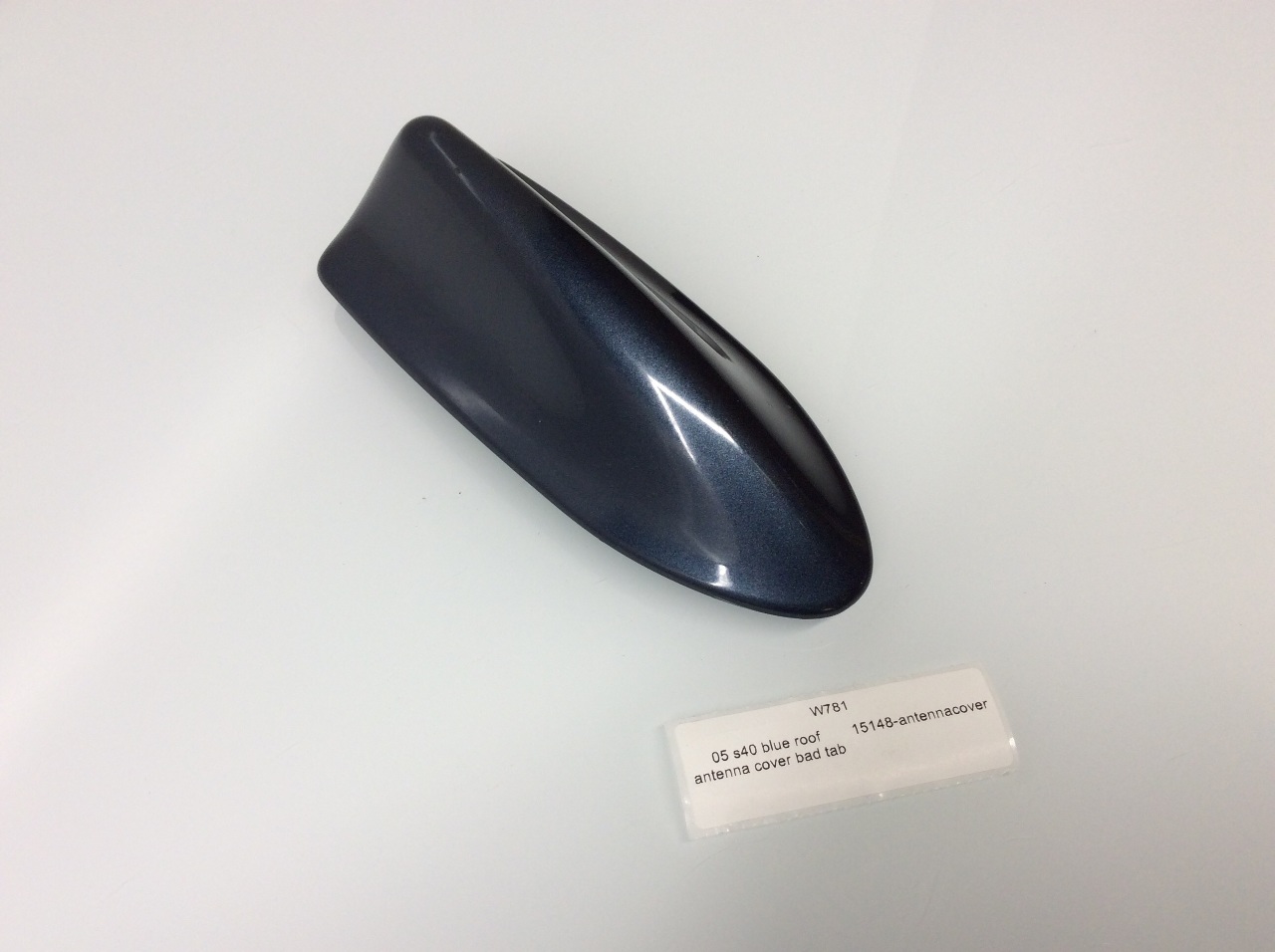 2005 2006 2007 2008 2009 2010 2011 Volvo S40 roof mount antenna blue bad tab OEM