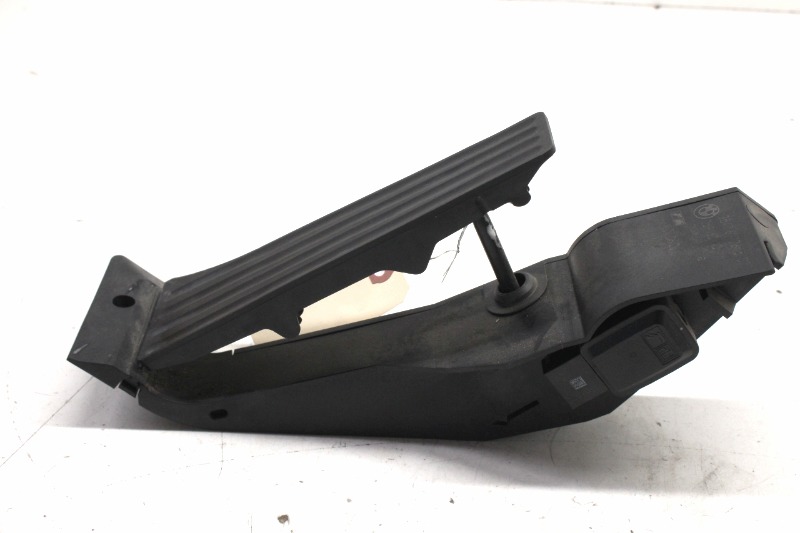2004 2005 2006 2007 2008 2009 2010 BMW M6 Coupe E63 Gas Accelerator Pedal 6772645 OEM