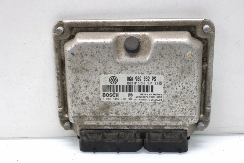 2004 Volkswagen Beetle Engine Computer Module ECU ECM DME 06A906032PS