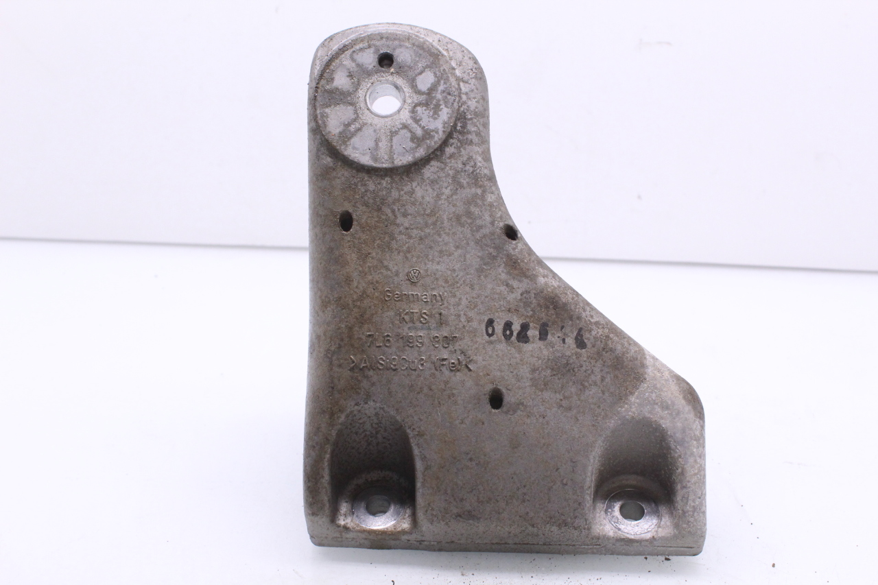 2004-2007 Volkswagen Touareg 4.2 Left Engine Mount Bracket 7L6199307 OEM