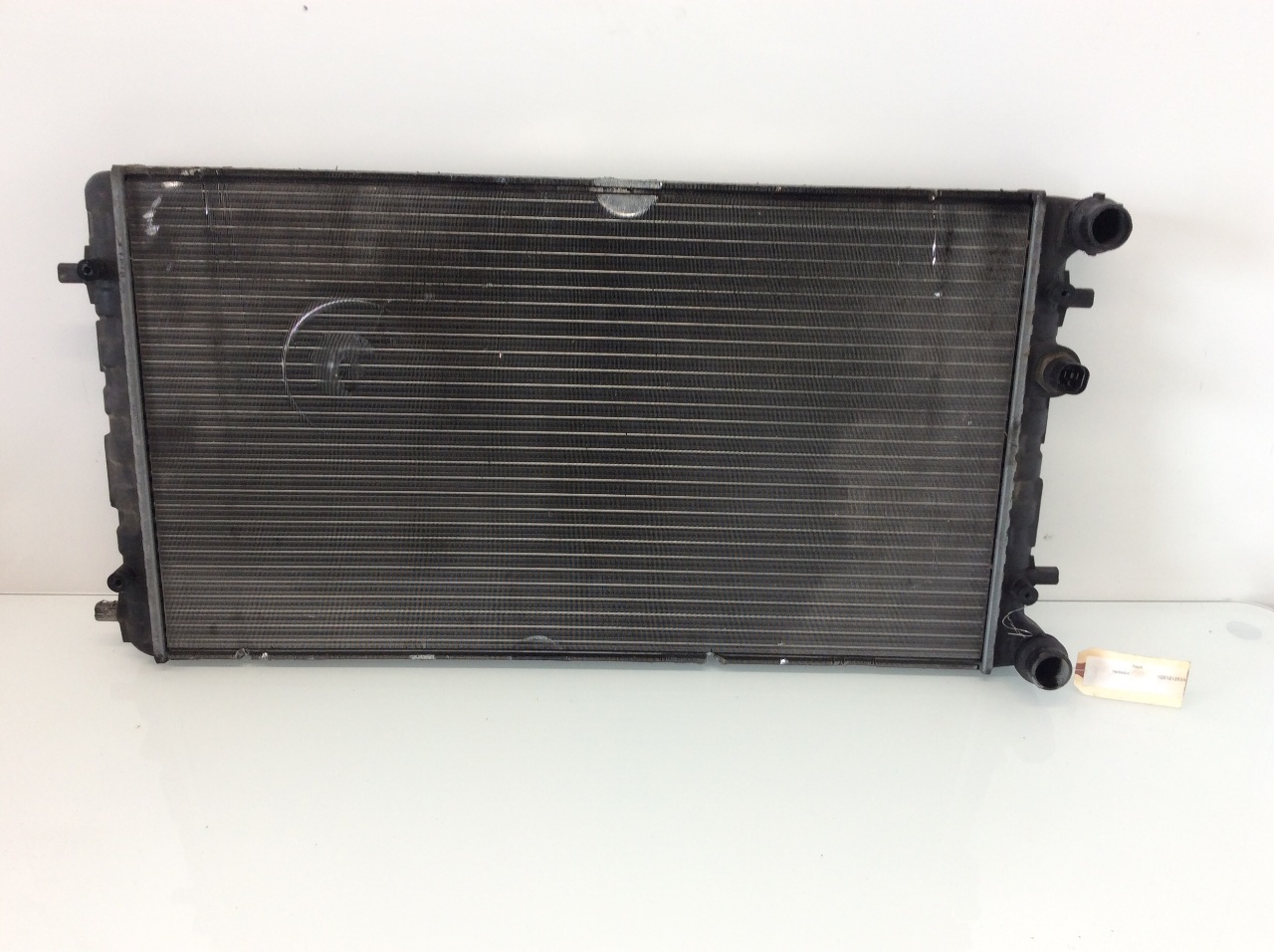 1998 1999 2000 2001 2002 2003 2004 2005 Volkswagen Beetle radiator used oem OEM