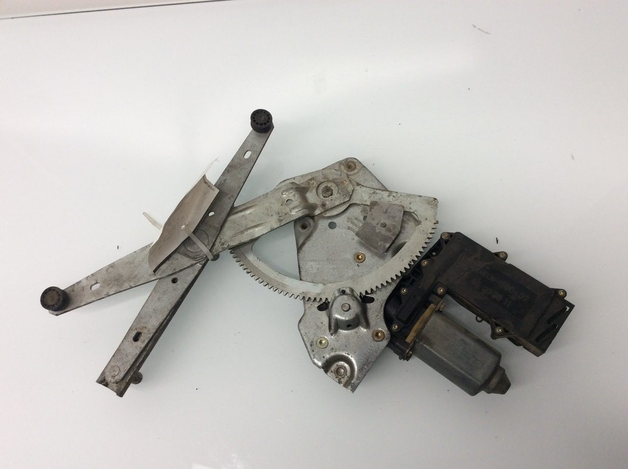 1995 1996 1997 - 2000 2001 2002 Volkswagen Cabrio Right Rear Window Regulator OEM