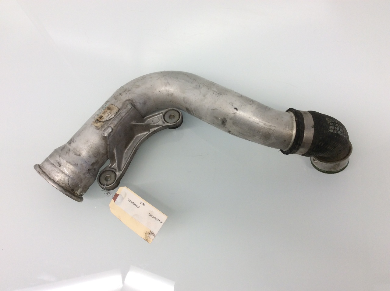 2006 2007 2008 Volkswagen Passat Eos Jetta Gti A3 intercooler pipe 1K01458840F OEM