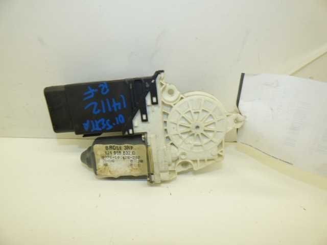 1999 2000 2001 Volkswagen Jetta Golf 4 Door Front Power Window Motor Right - 1J1959802D OEM