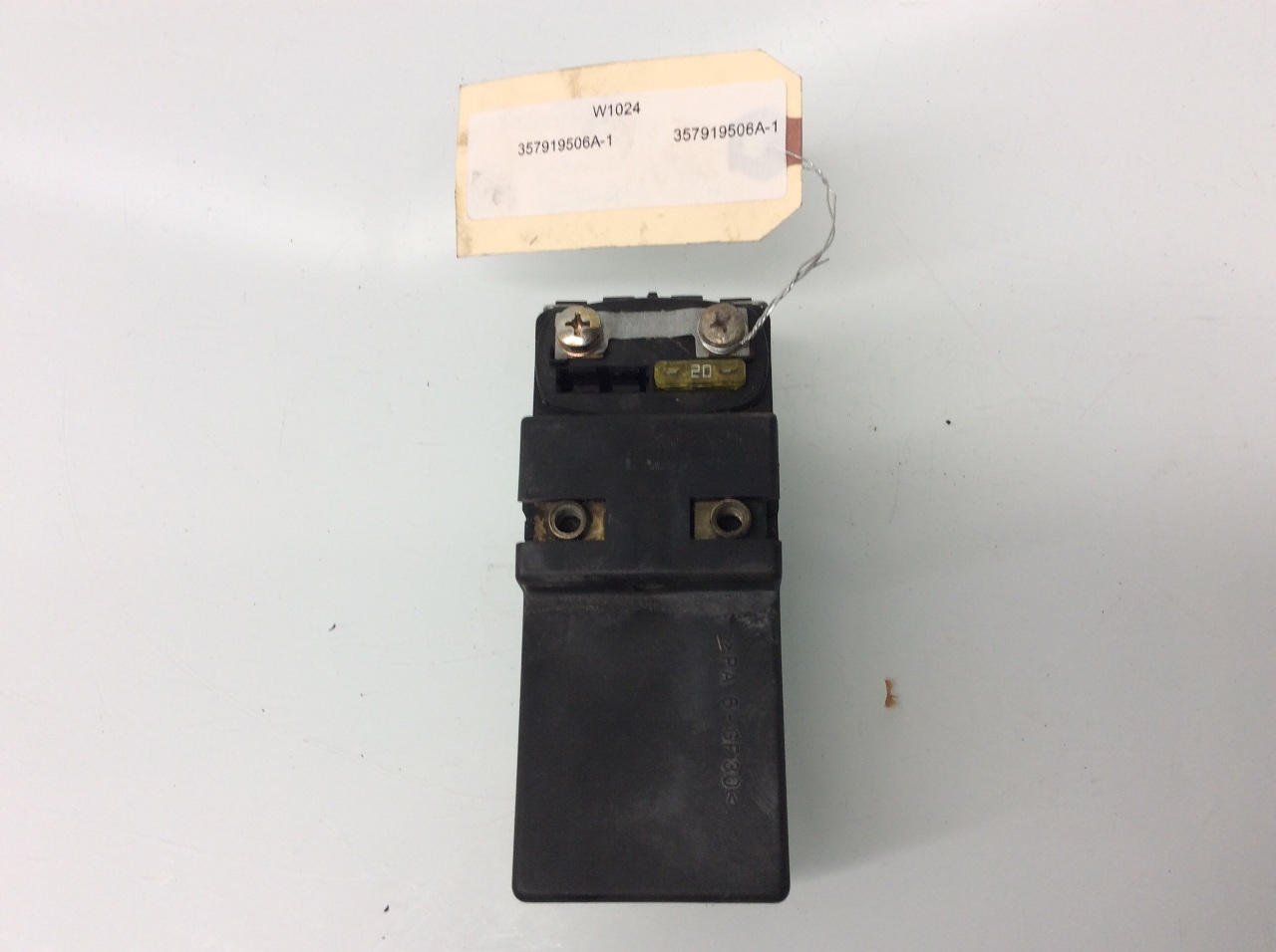 1999 2000 2001 Volkswagen Cabrio radiator cooling fan control relay 357919506A OEM