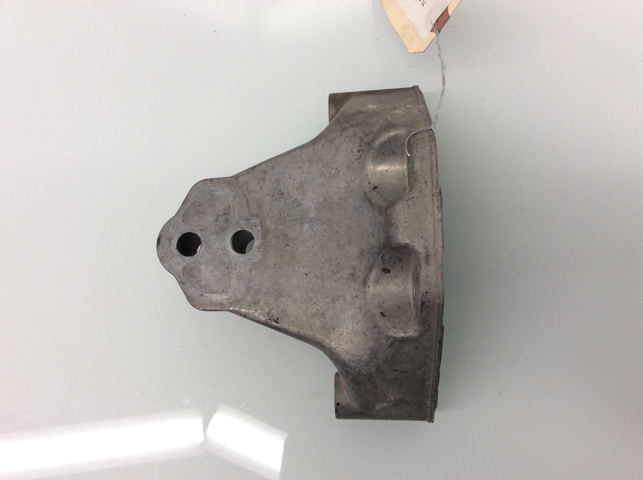 2005-2014 Volkwagen Touareg Audi Q7 transmission mount bracket 7L0399649C OEM