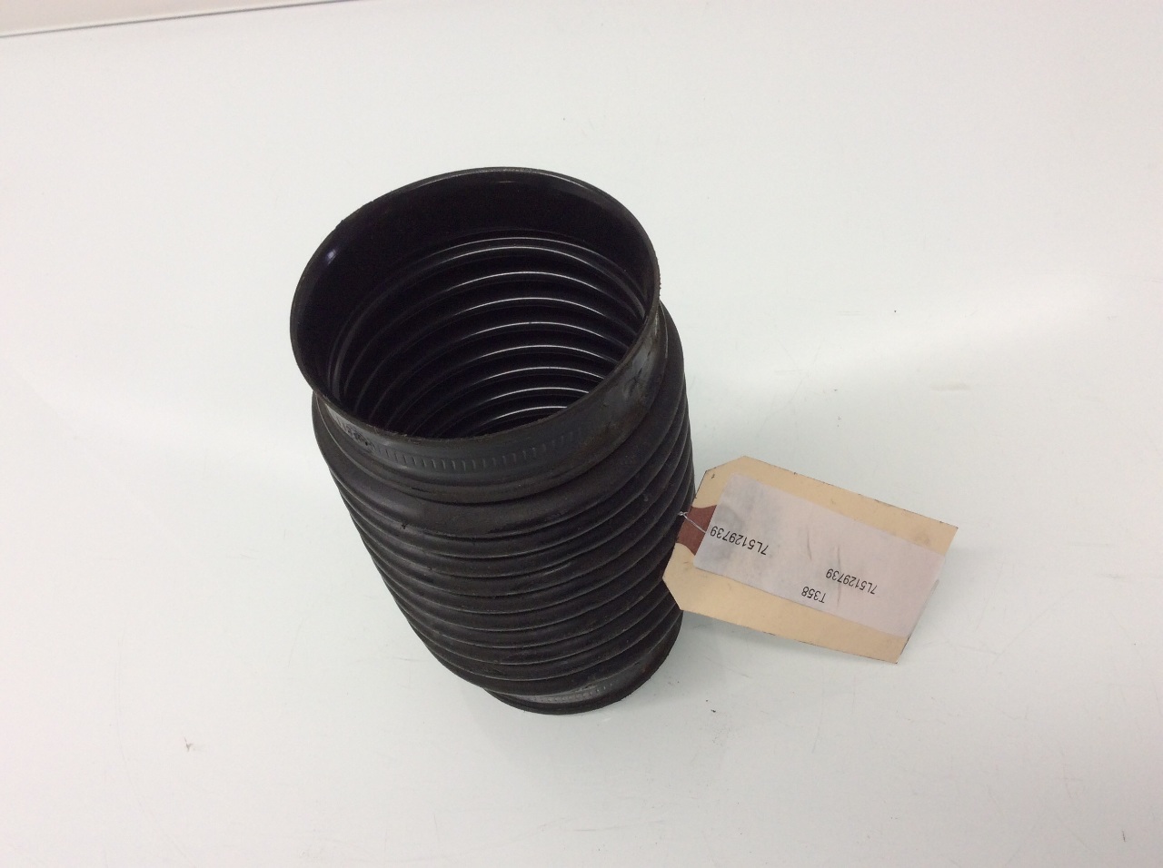 2003 2004 2005 2006 Porsche Cayenne throttle body air flow meter hose 27L5129739 OEM