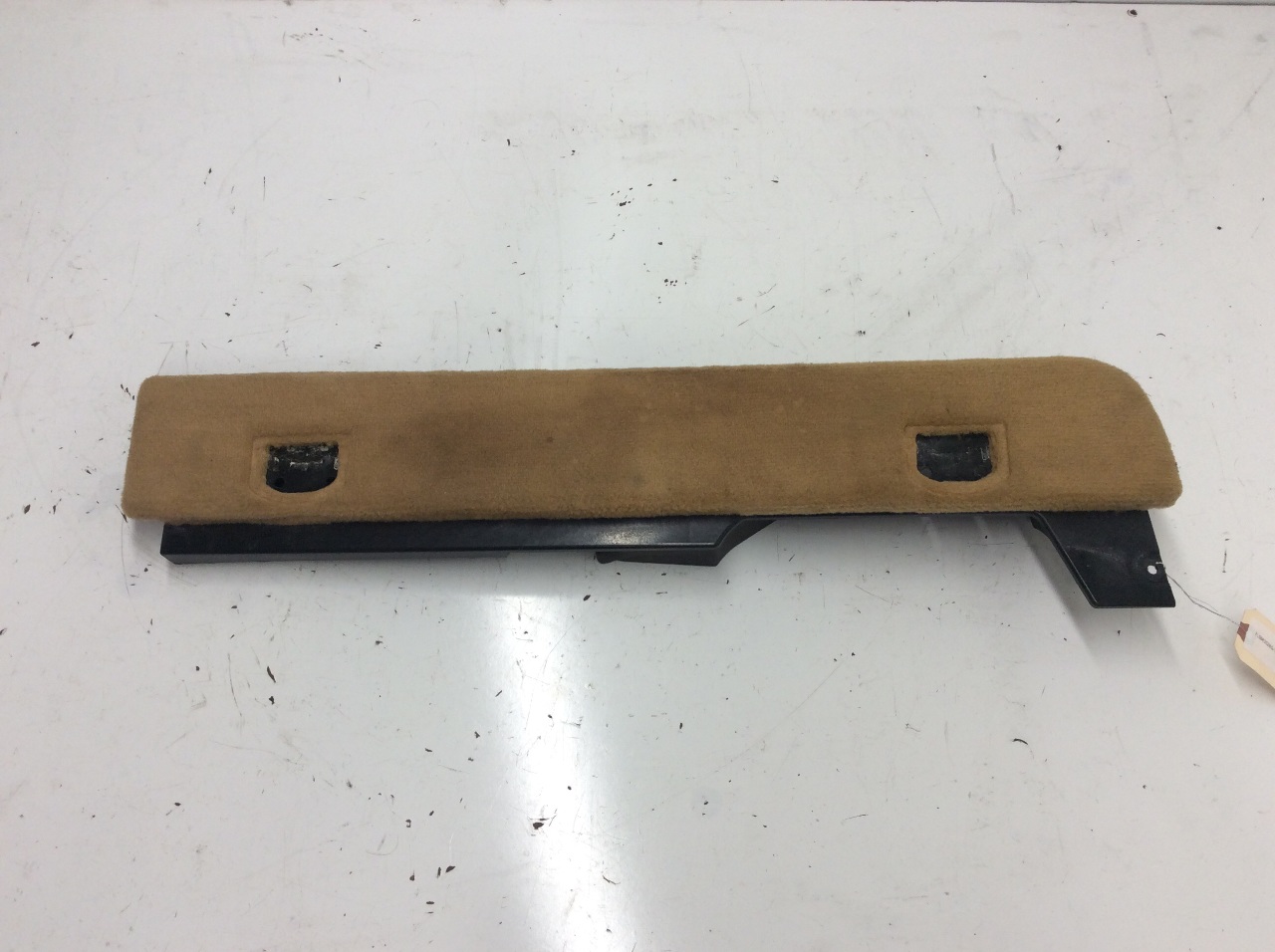 2003 2004 - 2009 2010 Porsche Cayenne Right Trunk Carpet Trim 7L5863528G Beige OEM