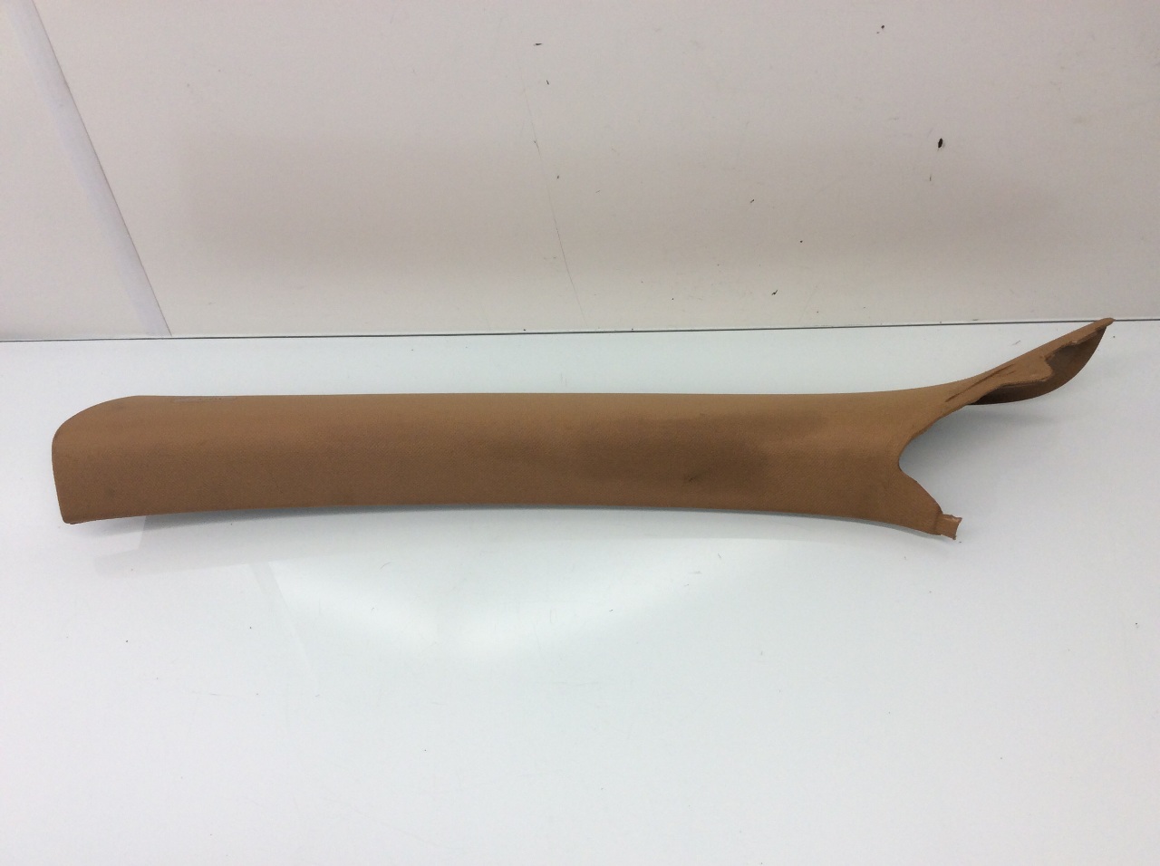 2003 2004 - 2009 2010 Porsche Cayenne Left A-Pillar Moulding 7L5867233S Beige OEM