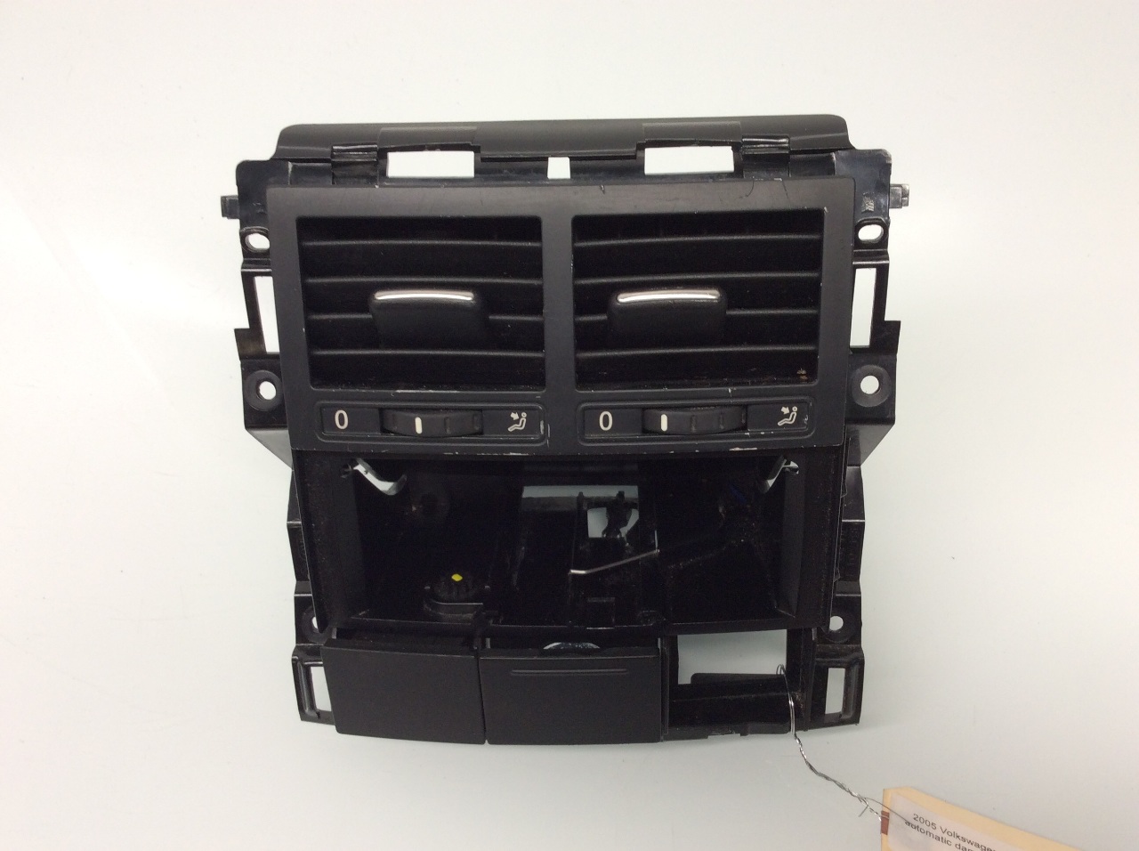 2004 2005 2006 2007 2008 2009 10 Volkswagen Touareg Rear Console Vent 7L6819203C OEM
