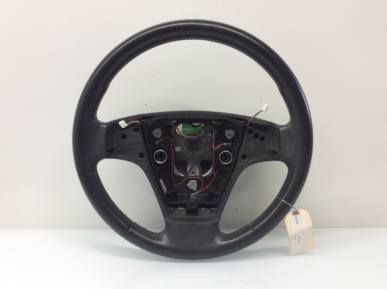 2005 2006 2007 Volvo S40 V50 steering wheel multifunction normal wear 8687335 OEM