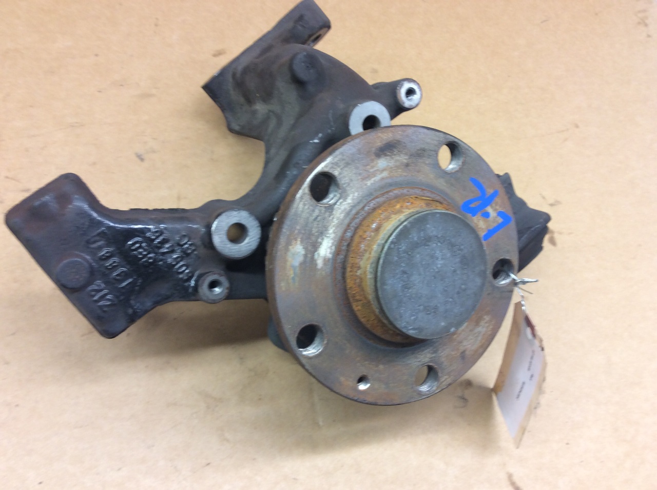 2006 2007 2008 Audi A4 non quattro left rear spindle knuckle hub 8E0505435BC OEM