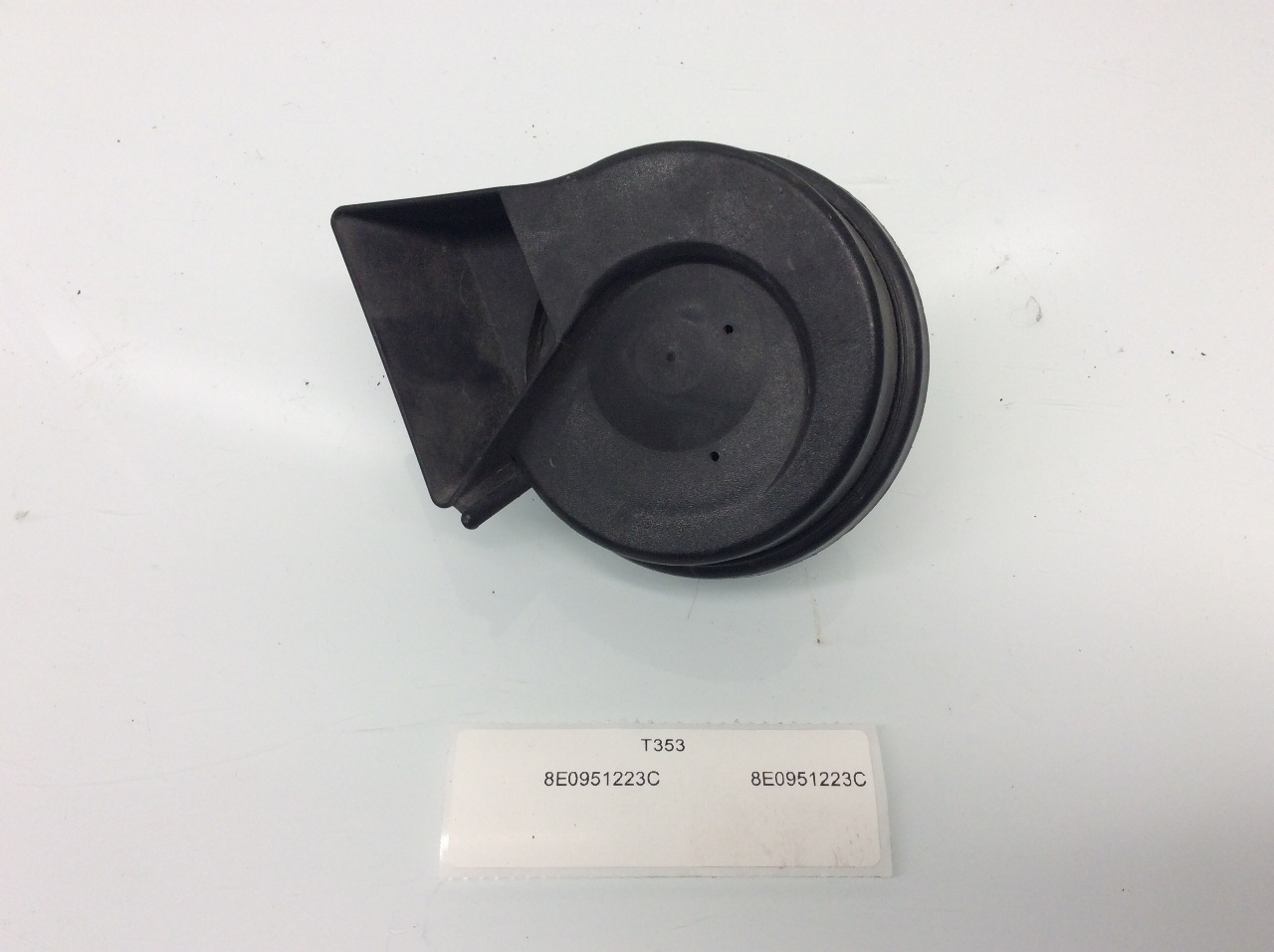 2006 2007 2008 Audi A4 S4 horn 8E0951223C high note tone OEM