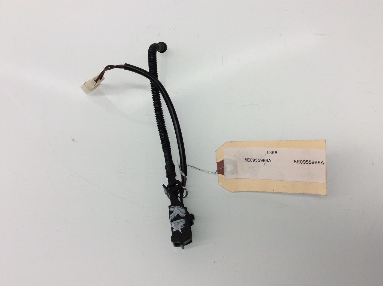 2003 2004 2005-2010 Porsche Cayenne windshield washer squirter nozzle 8E0955986A OEM