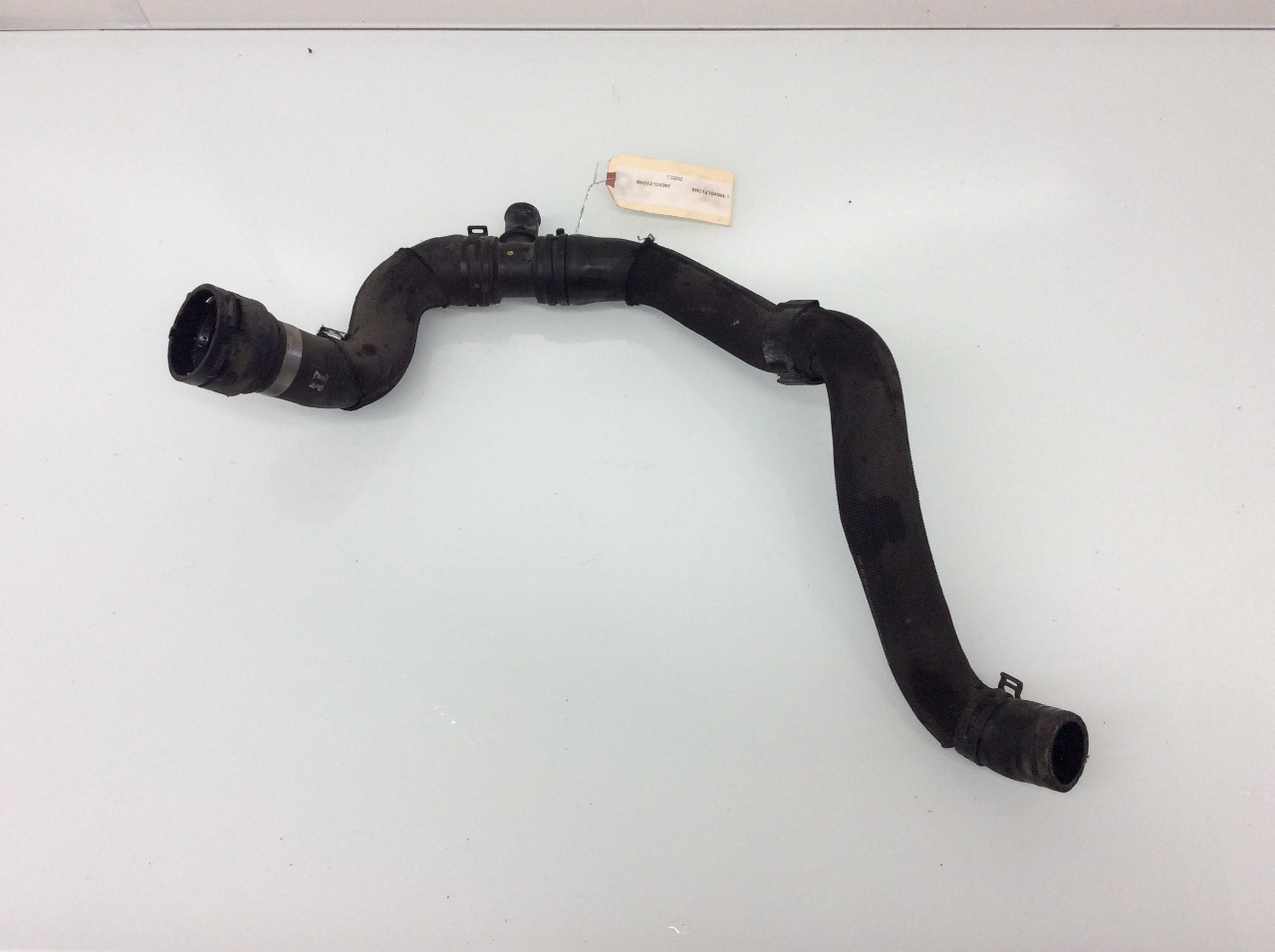 2009 2010 2011 2012 2013-2015 Audi A4 A5 lower radiator hose 2.0t 8K0121049M OEM