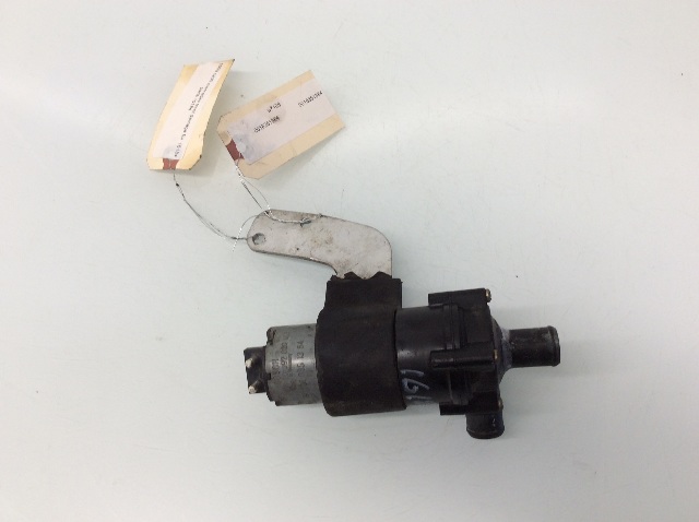 1997 1998 1999 2000 Mercedes Benz C230 Auxiliary Water Pump 0018351364 OEM