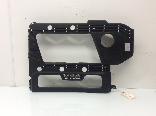 1999 2000 2001 Volkswagen Jetta VR6 Engine Cover 021903925