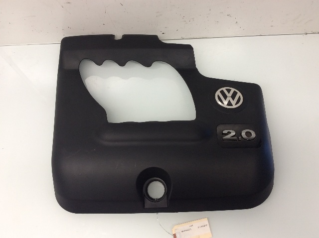 1999 2000 2001 - 2003 2004 2005 Volkswagen Jetta 2.0L Engine Cover 06A103925CL