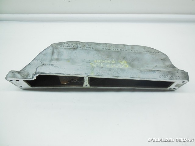 2002 Volkswagen Passat W8 4.0 Lower Intake Manifold Right 07D133268E