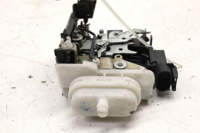 2001 Audi S8 Sedan Base 4.2 Front Right Door Lock Latch 4D1837016D OEM