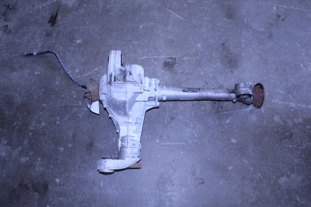 2004-2010 Volkswagen Touareg Audi Q7 3.6 Front Differential Carrier OEM