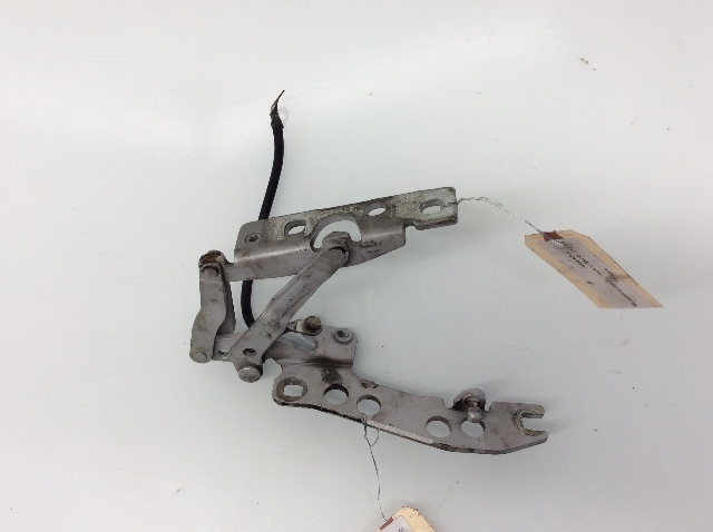 2001 2002 2003 BMW 530i Right Hood Hinge
