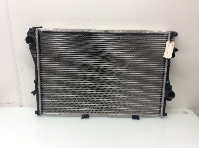 1995 1996 1997 1998 BMW 740i Aftermarket Radiator 1702969 OEM