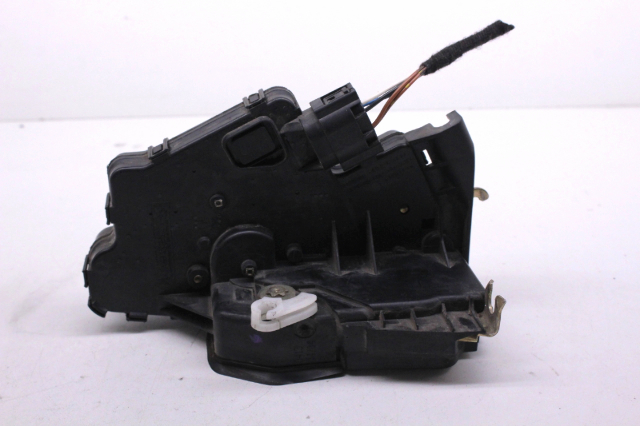 Front Right Lock Latch 2002 BMW 330xi Sedan 4-Door 3.0