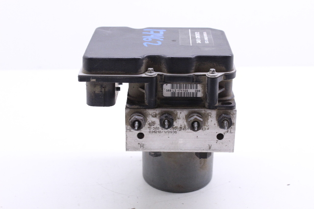 2004 BMW 525i E39 ABS Anti Lock Brake Pump 34516767672 OEM