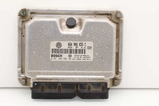 2000 Volkswagen Beetle Engine Computer Module ECU ECM DME 06A906032C