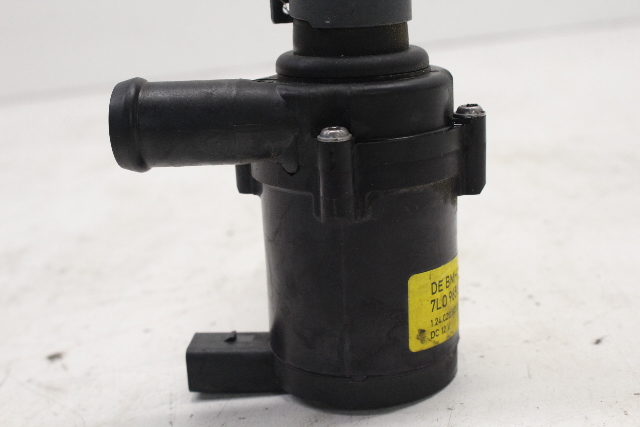 2011 Porsche Cayenne S Turbo Auxiliary Water Pump 7L0965561L OEM