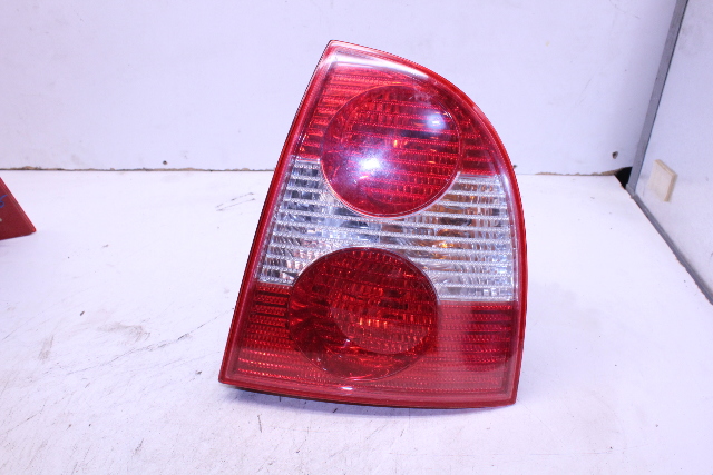 2001-2005 Volkswagen Passat Sedan Right Tail Light Lamp 3B5945096AC OEM