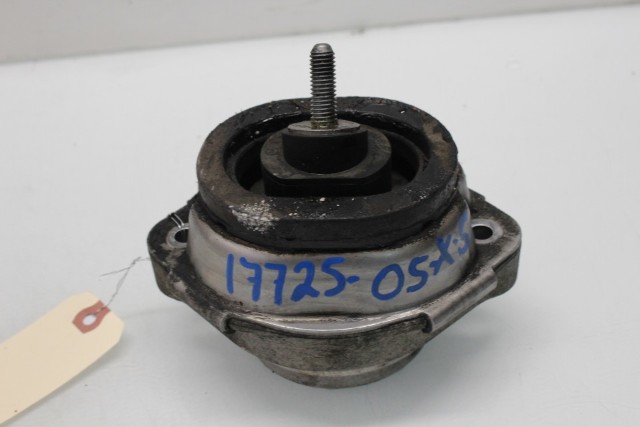 2004-2006 BMW X5 4.4 Engine Motor Mount 22116758428 OEM