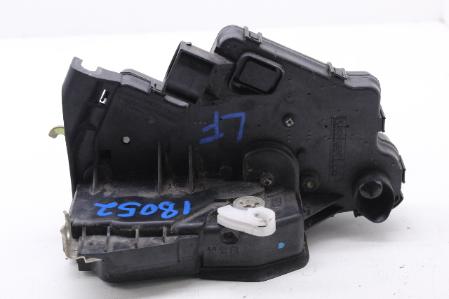 2002 BMW 330i Sedan 4-Door 3.0 Left Front Door Latch Lock