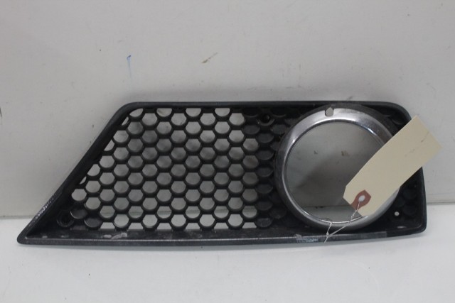 2007 Mercedes Benz E63 6.2L Automatic Right Foglight Grille 2118851853 OEM