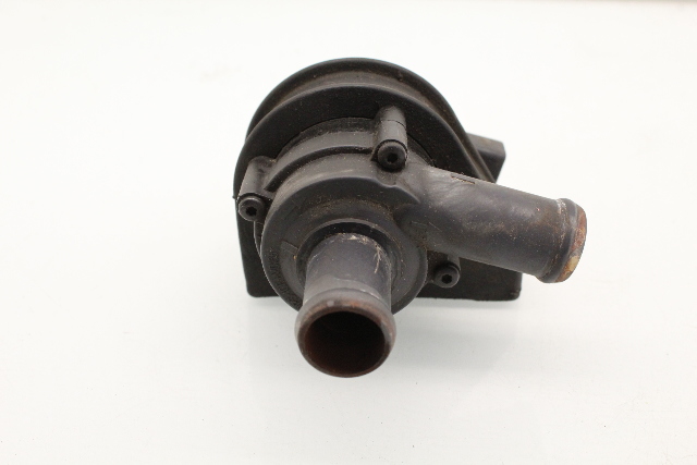 2009 Volkswagen Passat Electric Auxiliary Coolant Water Pump OEM