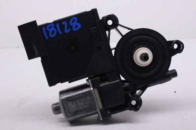 2010-2014 Volkswagen Passat Front Power Window Motor Right OEM