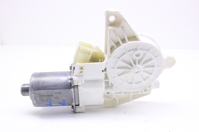 2008 Mercedes Benz R350 3.5L RWD Front Right Power Window Motor OEM