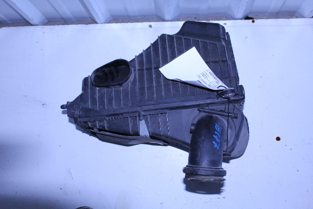 Right Air Cleaner Box 2004 Porsche Cayenne 4.5 95511002210 OEM