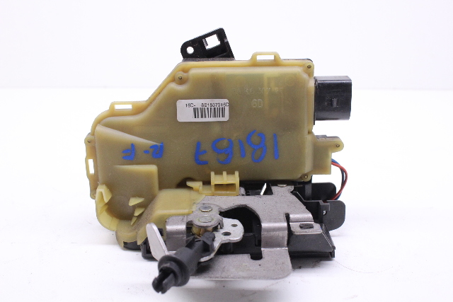 2004 Audi A4 Front Right Door Lock Latch 8E1837016D OEM