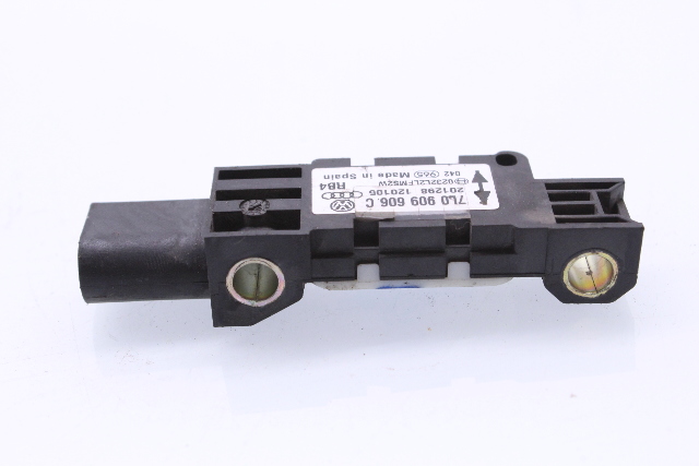 2004-2006 Porsche Cayenne 955 Volkswagen Touareg Crash Sensor 7L0909606C OEM