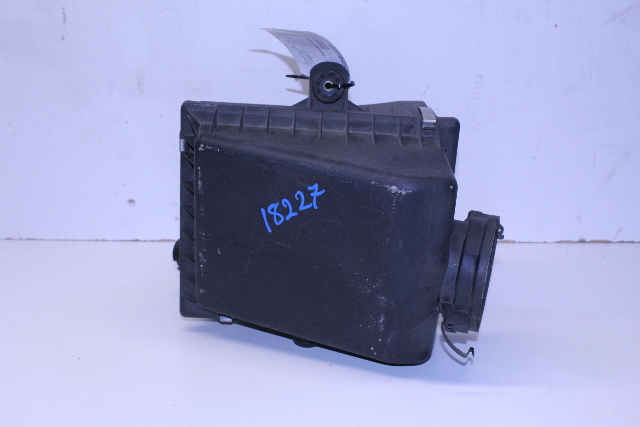 2000 2001 BMW 740iL E38 Air Cleaner Box 1432823 OEM