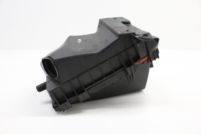 1998 1999 - 2003 2004 2005 Volkswagen Beetle 2.0L Air Cleaner Box 1C0129607R OEM