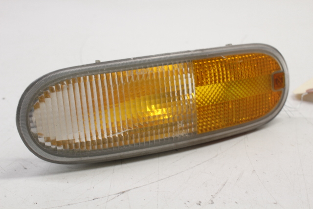 1998 1999 2000 2001 2002 Volkswagen Beetle Right Turn Signal OEM